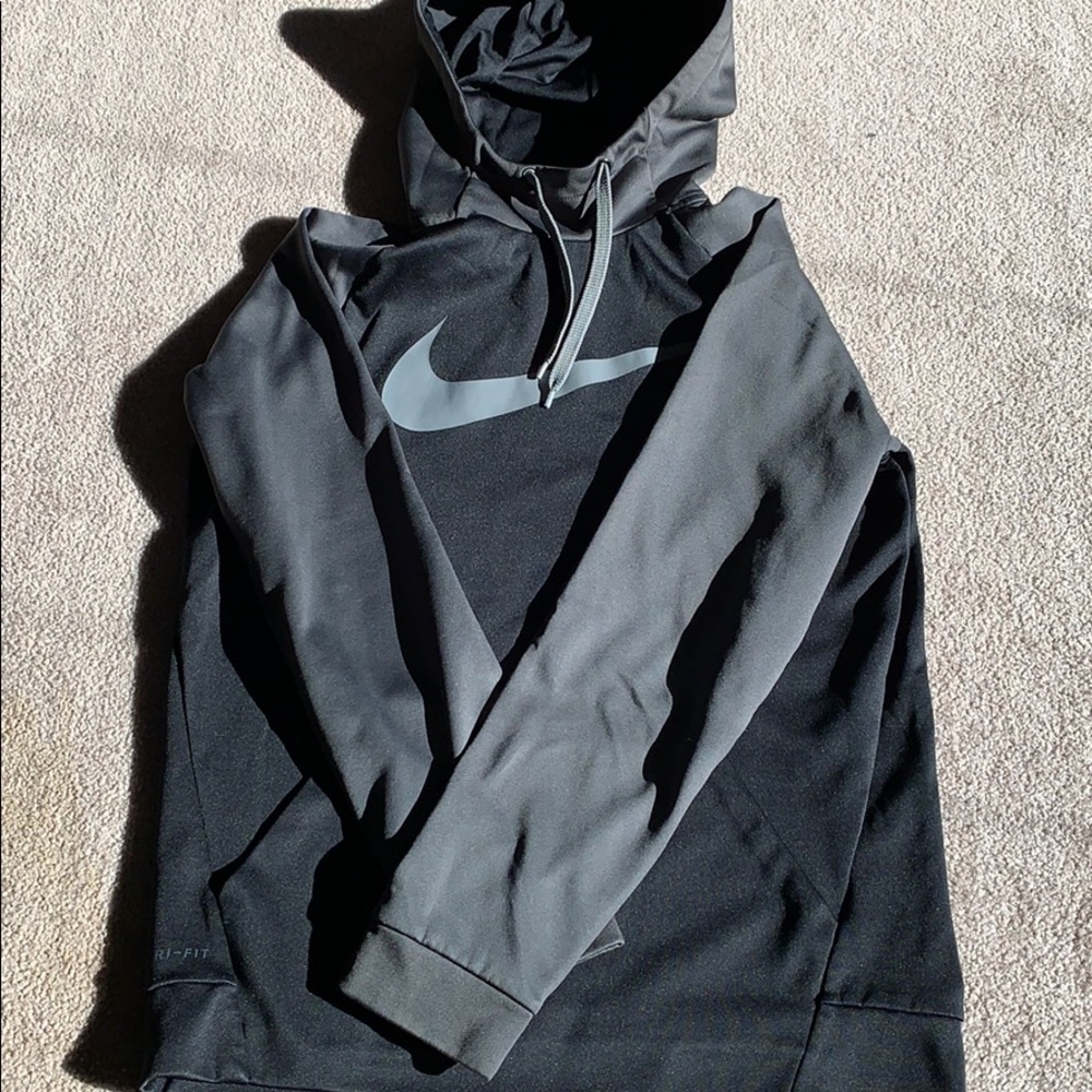 NIke Men’s Hoodie!